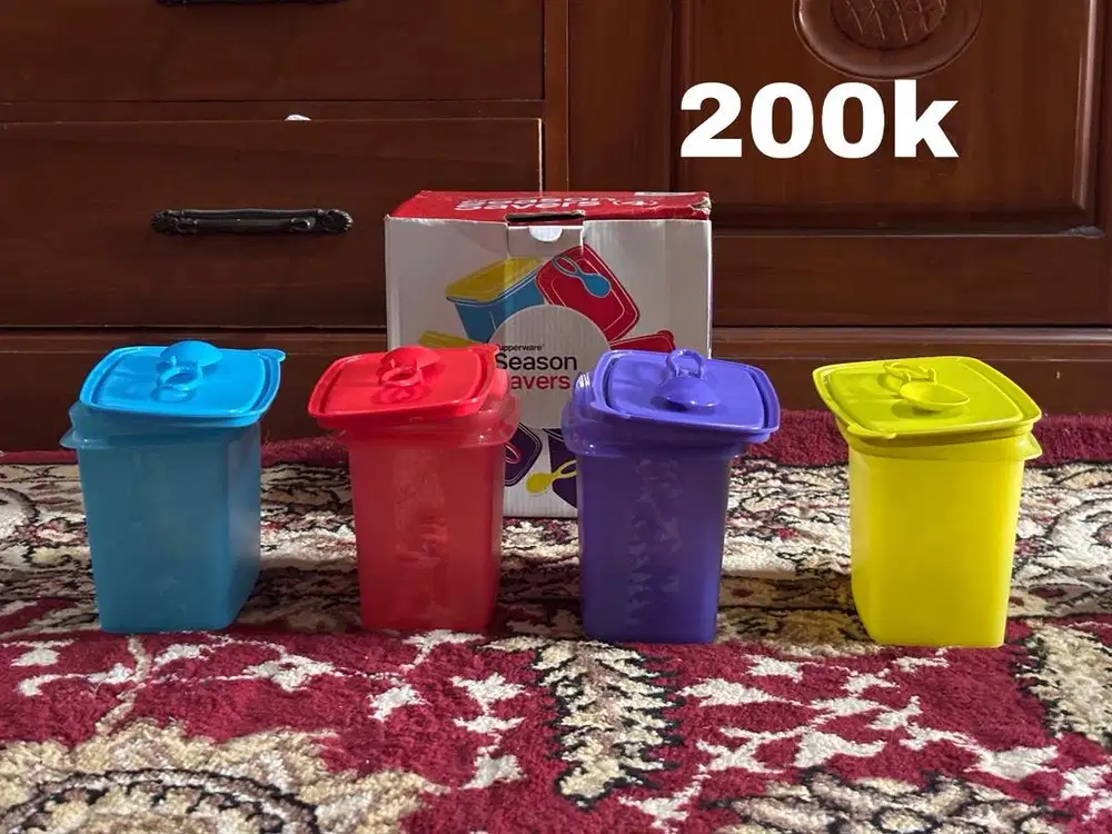 Toples tupperware baru