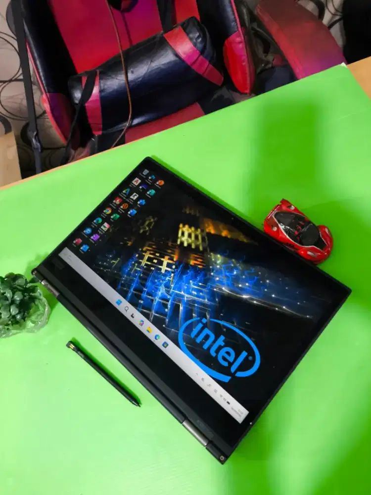 Laptop Lenovo Yoga X380 TOUCHSCREEN Core i7 RAM 16Gb SSD 256Gb SLIM