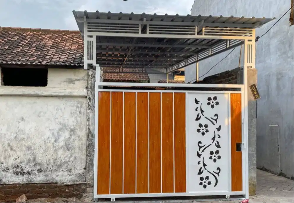Pintu pagar dorong laser cutting kombinasi woodplank