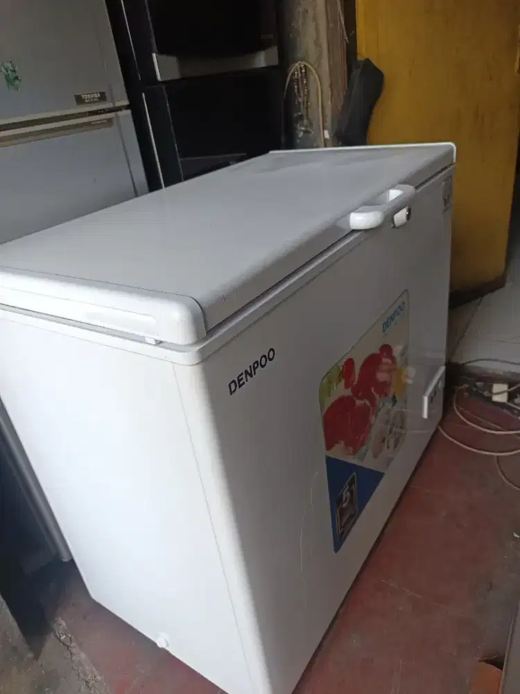 Freezer box merk denpoo
