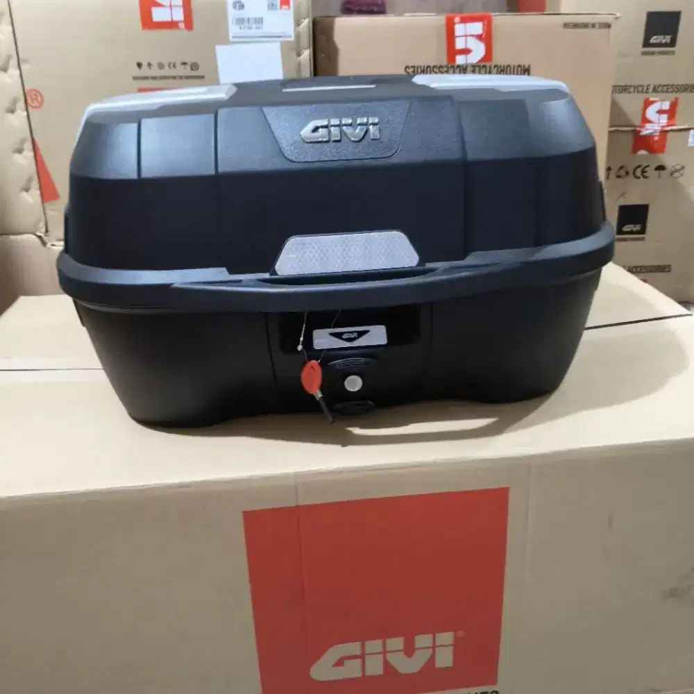 Box motor givi b45 nm muat 2 helm kondisi baru