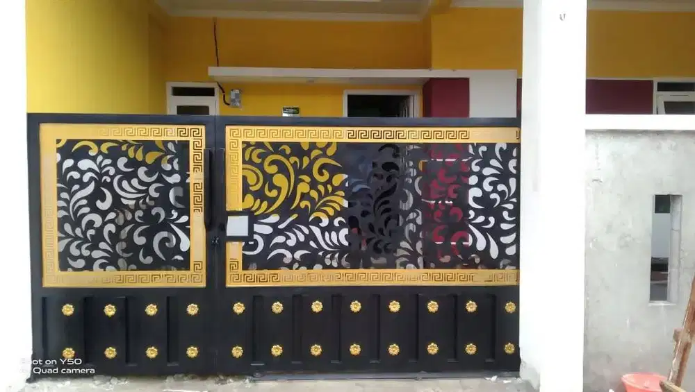 Pintu pagar dorong besi hollow
