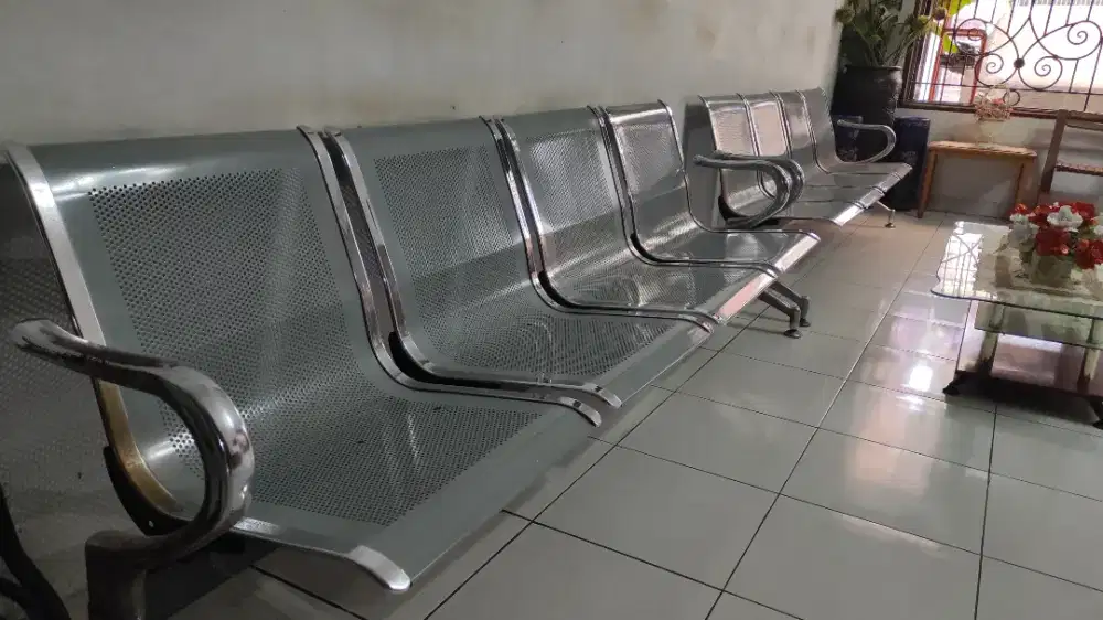 Kursi Tunggu Besi 4 Dudukan