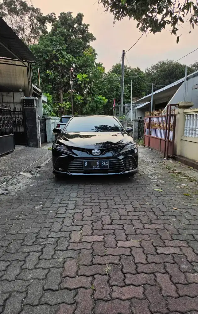 Toyota New Camry 2.5 V Tahun 2022 Hitam