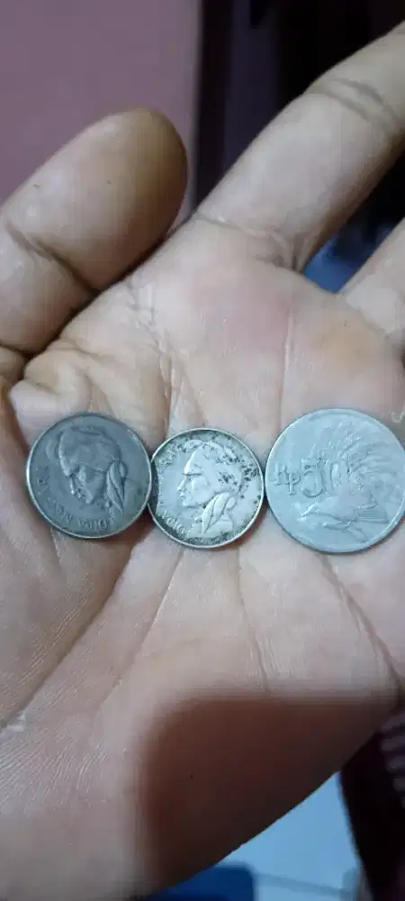 Uang koin jadul 50 rupiah dan uang sen murah