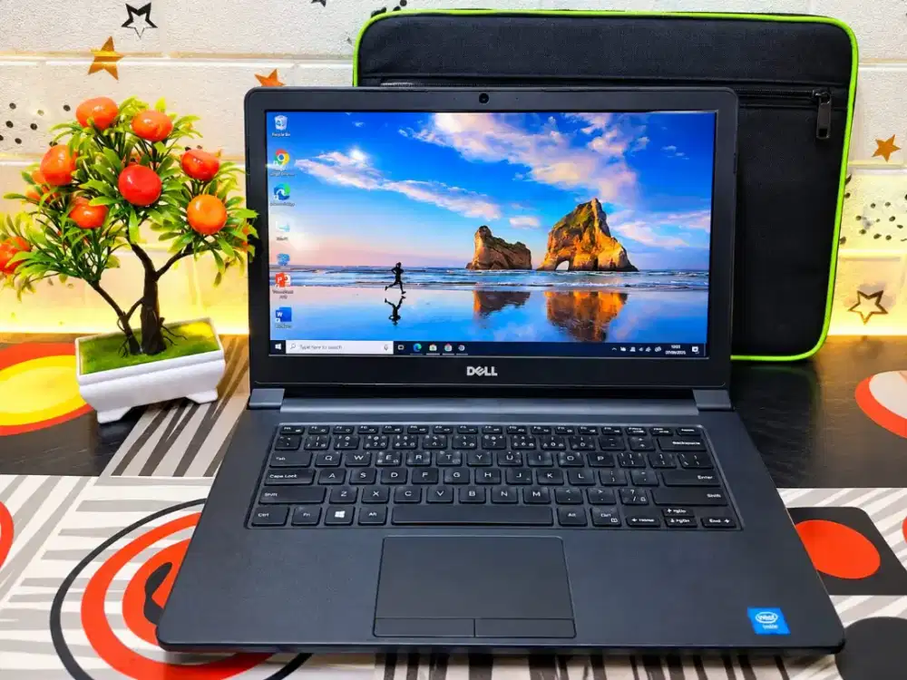 Spek gahar core i7 VGA AMD RADEON ram 8 GB SSD 256 GB ngebut siap pake
