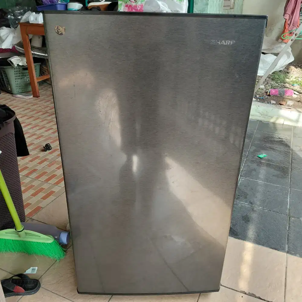 Kulkas sharp 1 pintu second good condition