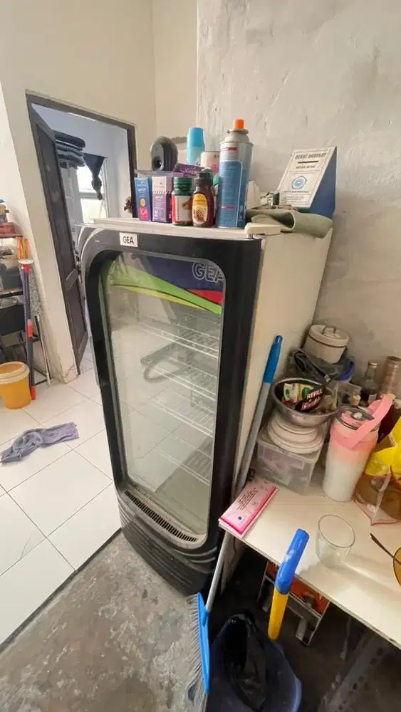 Jual Showcase GEA