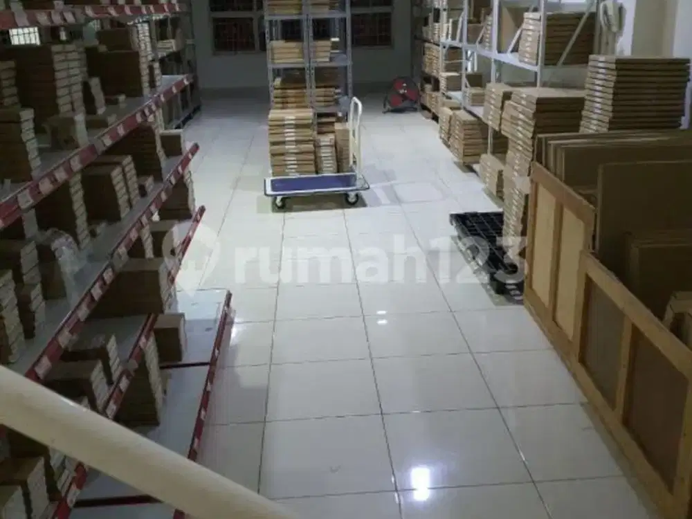 *DIJUAL Ruko Siap Huni Untuk Kantor, Gudang , Dll Di Komplek Mutiara Taman Palem, Cengkareng, Jakarta Barat..*
(Kode Rmrg 2522)