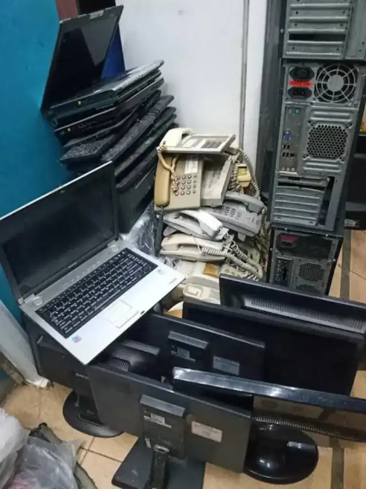 DICARI Komputer & Laptop