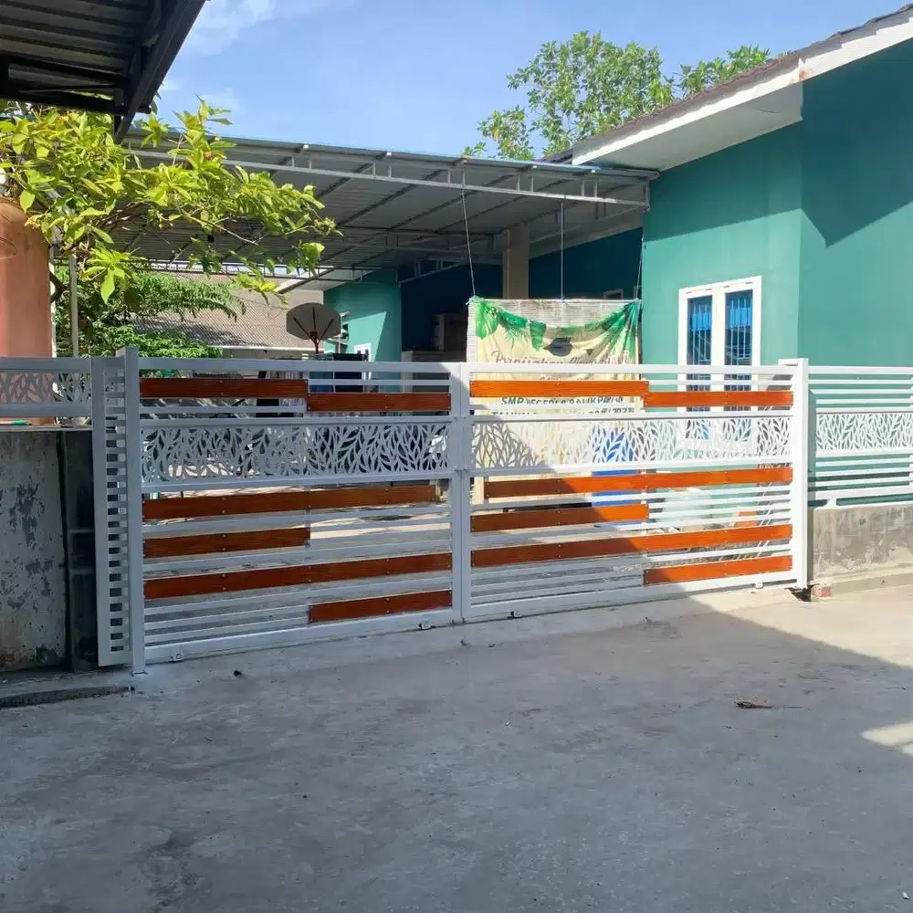 Pintu pagar dorong laser cutting kombinasi woodplank