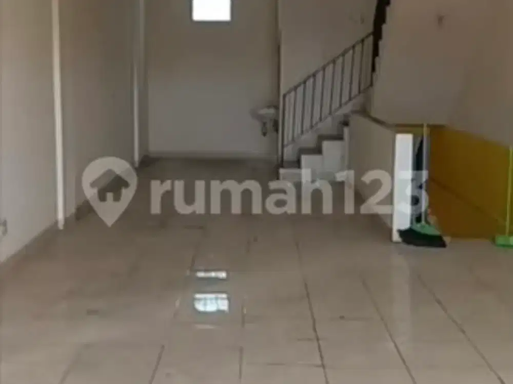 *Disewakan & Dijual Ruko Pinggir Jalan Raya di Sekitar Kemanggisan, Jakarta Barat.*(Kode Rmrg2935)