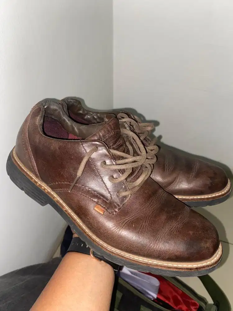 Sepatu kulit mark nason x skechers