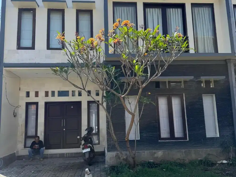 Rumah siap huni di cluster, dijual area Panjer.
