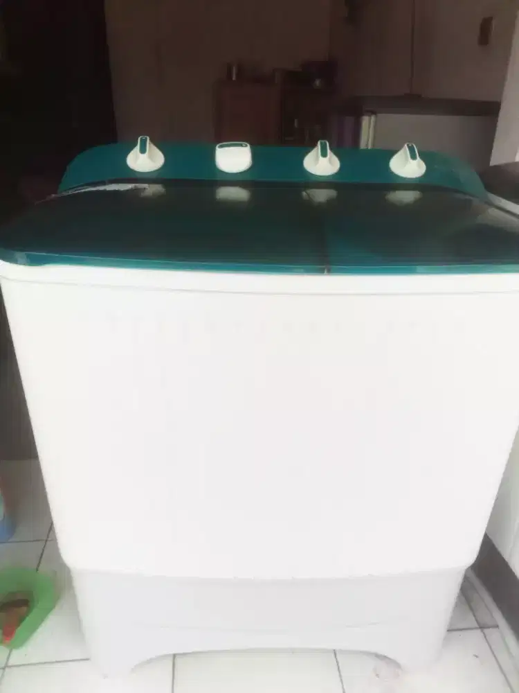 Dijual mesin cuci 7 kg merk polytron normal