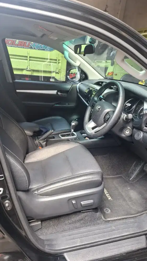 Hilux d-cab type V thn 2025 automatic