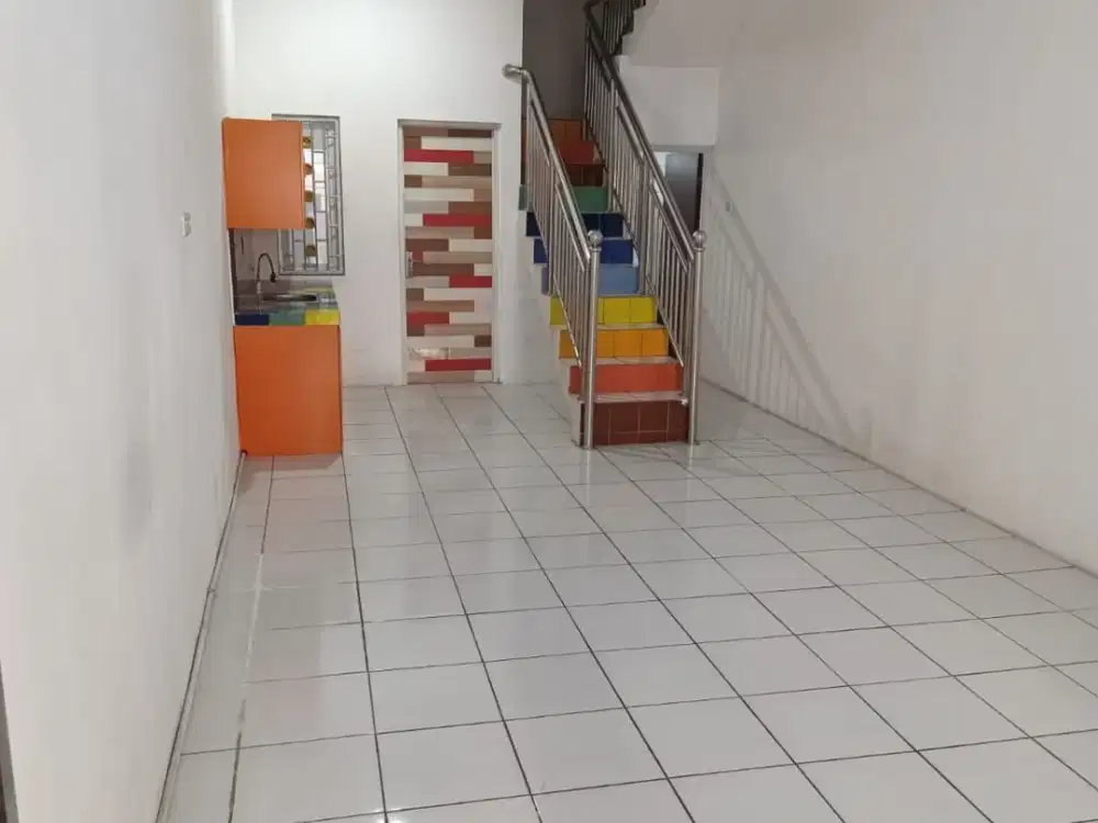 MURAH !! DISEWAKAN RUMAH 2,5 LANTAI SIAP HUNI KOMPLEK WALIKOTA READY 2 UNIT
