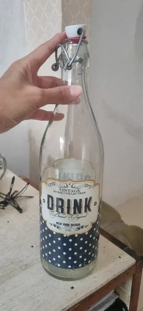 Vontage botol water 1L