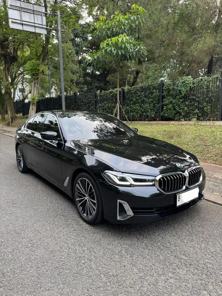 [Km 9RB] BMW 530i G30 Opulence 2023 Hitam model 2022