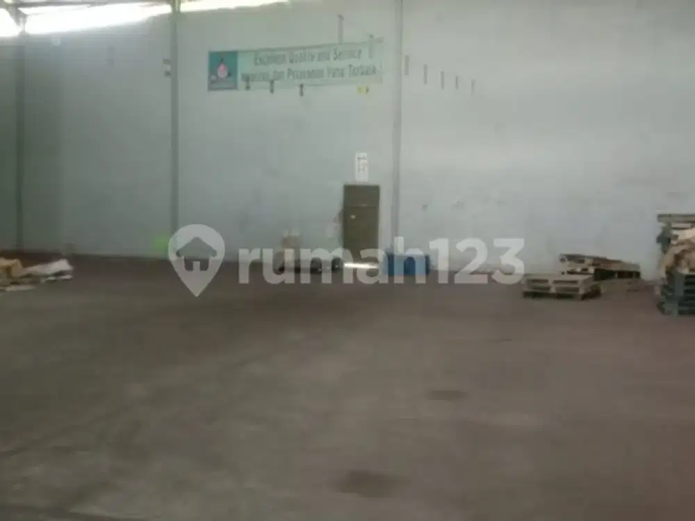 *DiJual & DiSewakan Gudang Pinggir Jalan Raya di Cipondoh, Hasyim Ashari, Tangerang..* 
(Kode rmrg 2581)