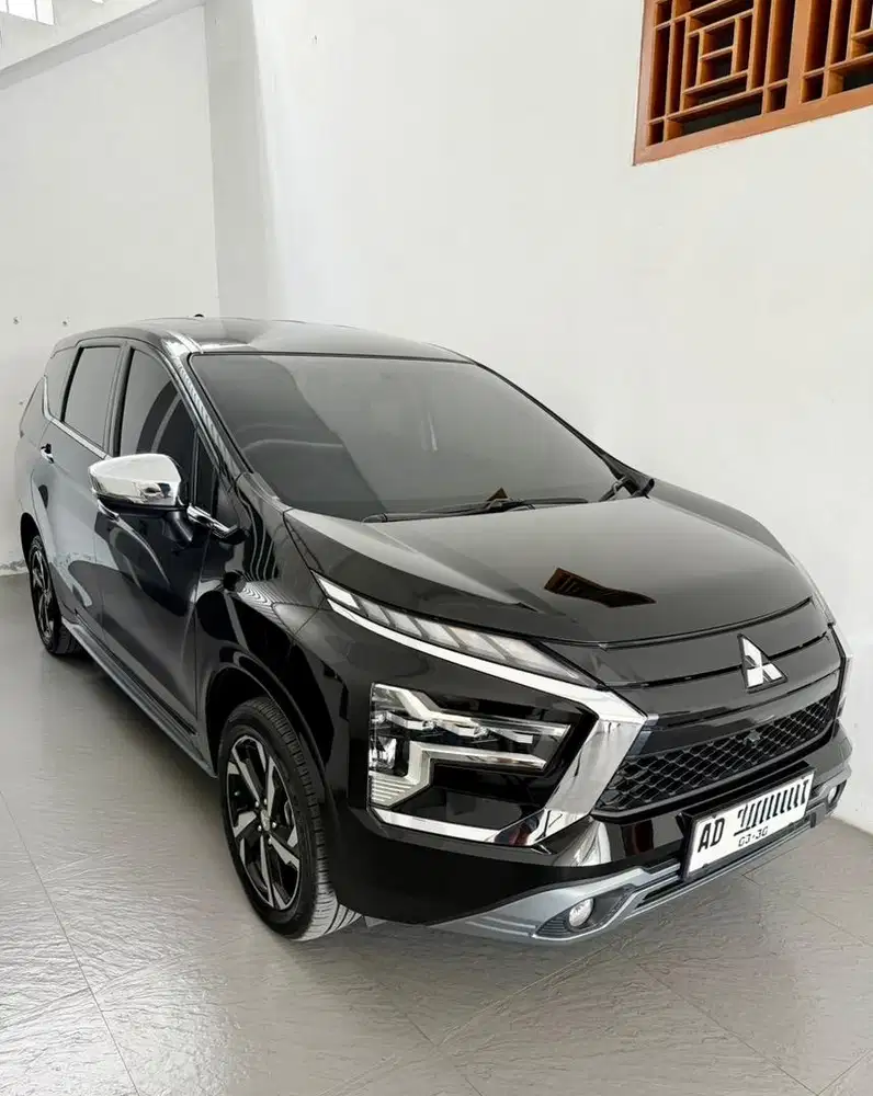 Xpander Ultimate Hitam AT Automatic