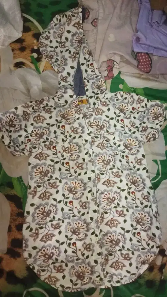 baju pergi dan bisa untuk lari juga