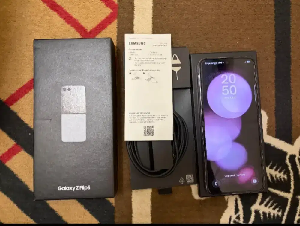 Samsung Z Flip 5 Violet