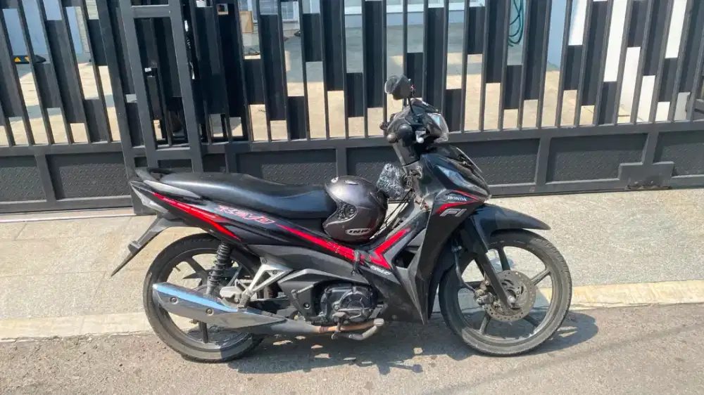 Di jual motor Revo FI 2017