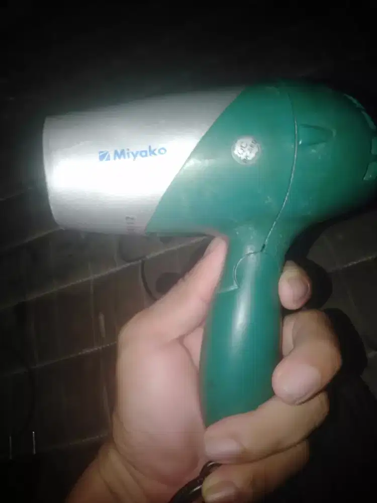 Hair dryer Miyako tidak berisik