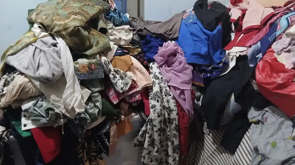 Dibutuhkan host live jual baju bekas