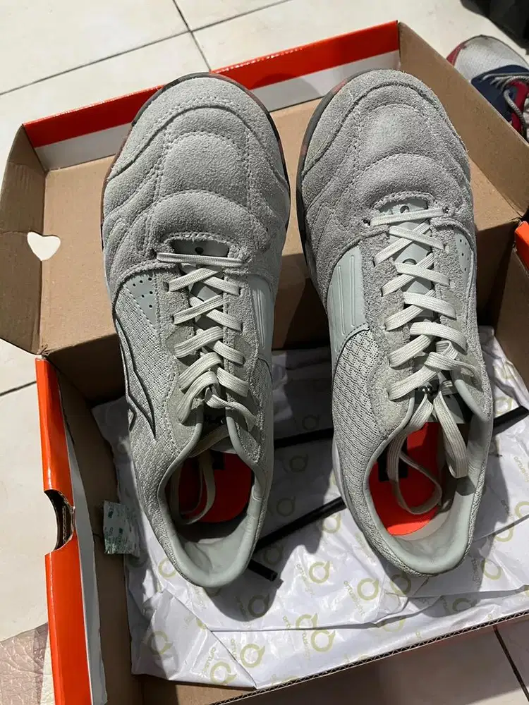 Ortuseight sepatu futsal