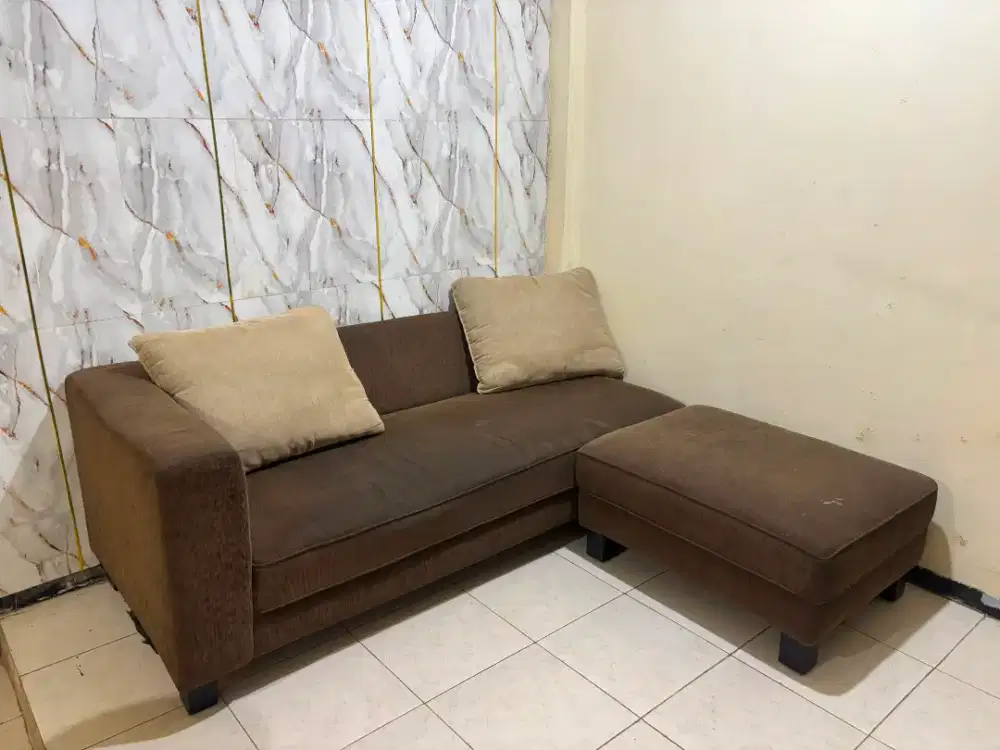Sofa L putus besar