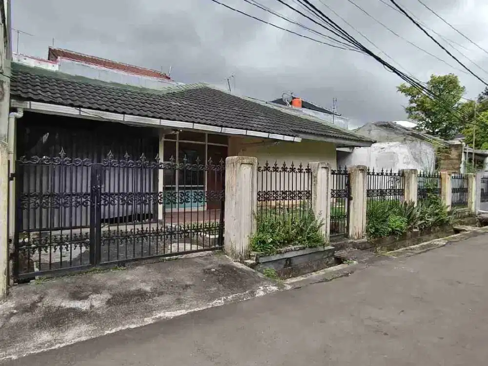 Rumah di jakapermai Luas tanah 210 m harga 2,5 M nego strategis bebas banjir lokasi elit