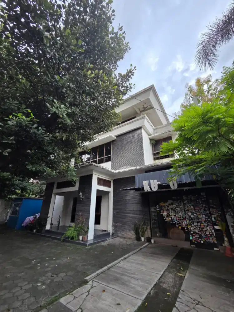 Rumah dijual cepat sangat strategis cocok untuk kantor semarang barat