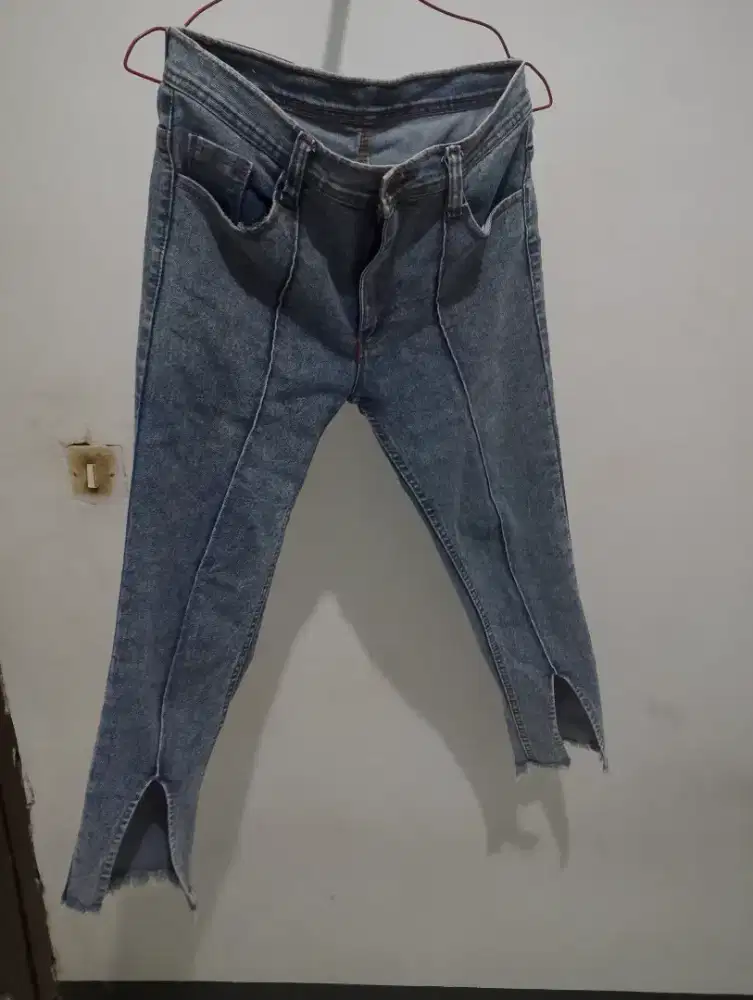 Jeans cutbray belah