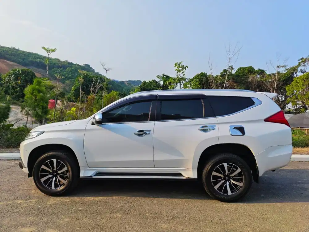 DIJUAL MITSUBISHI PAJERO SPORT - DAKKAR ULTIMATE 4x2 2.4L KM 15,000-an