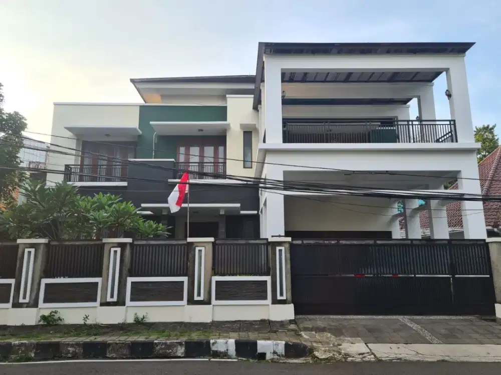 RUMAH MEWAH DIJUAL  DI MENTENG JAKARTA PUSAT FULL FURNISH