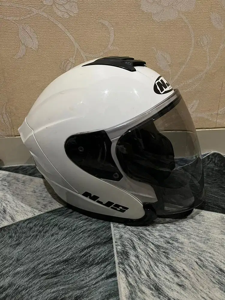 Helm njs kairoz putih