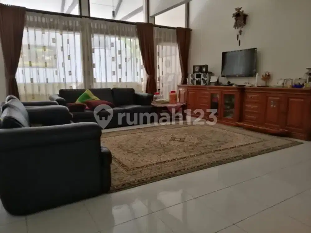 Rumah Bagus Nyaman Dilokasi Elit Setrasari Kota Bandung