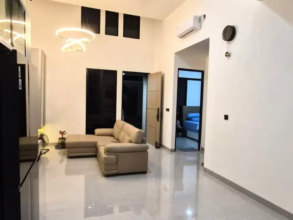 DISEWAKAN RUMAH CLUSTER VARENNA CITRA RAYA – SEMI FURNISHED, SIAP HUNI!