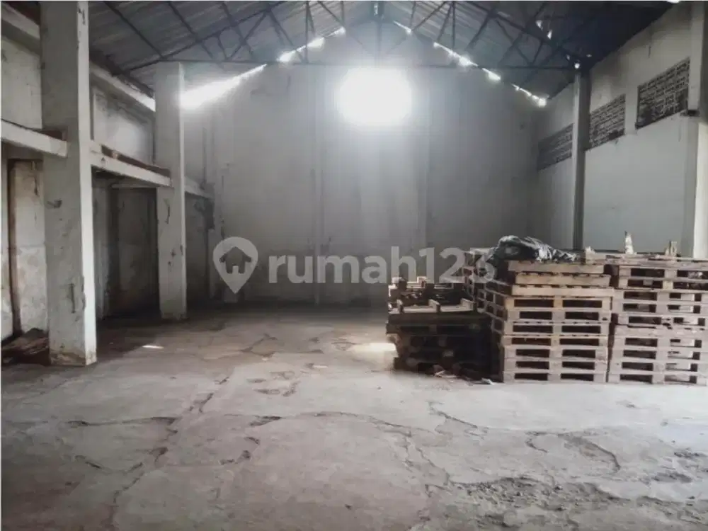 *disewakan Gudang Di Desa Cibolang, Sukabumi.*(kode Rmrg 2872)