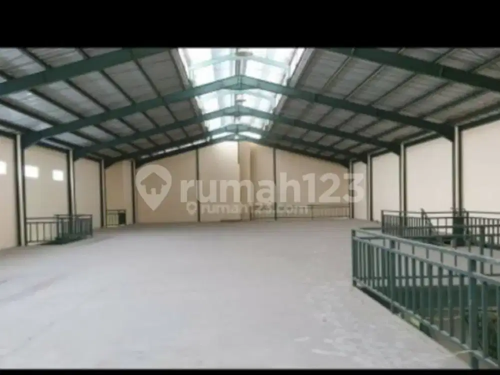 *Disewakan Gudang 2 Lantai Strategis di Sekitar Daerah Bandengan ,Jakarta Utara.*(Kode Rmrg2933)