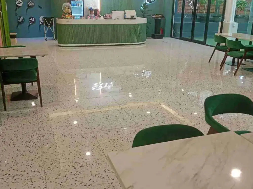 Disewakan murah Tempat Usaha 2 lantai full, untuk caffe atau resto, dll