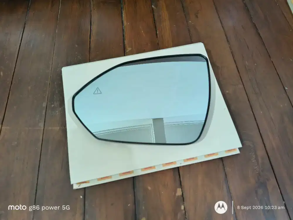 Spion kiri Hyundai Staria 2024 keatas
