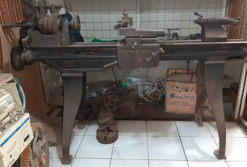 MESIN BUBUT KUNO LAWAS ANTIK SCHLIEPER