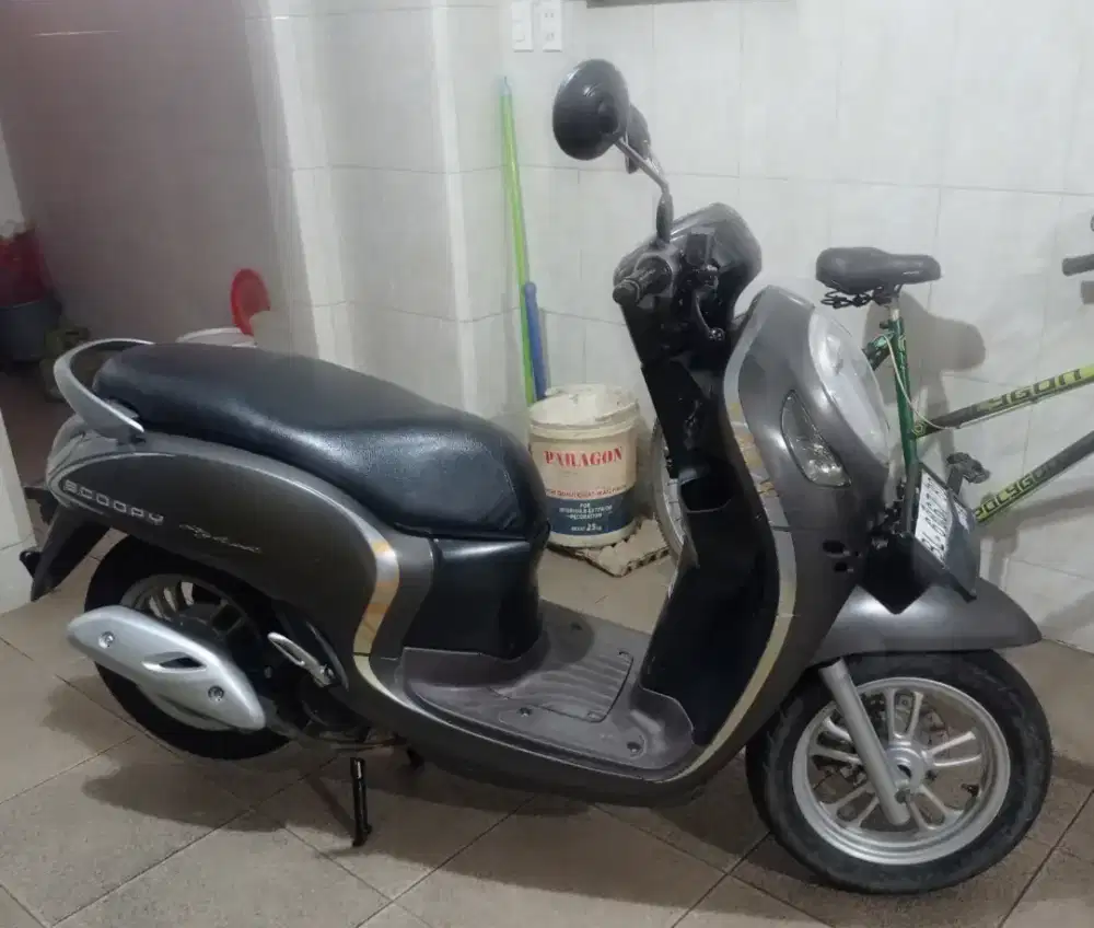 Dijual Honda Scoopy keyless 2021