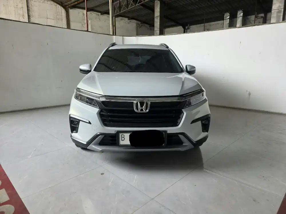 Honda BRV E AT ( Matic ) 2022 / 2023 Putih Km 63rban Plat genap Mulus