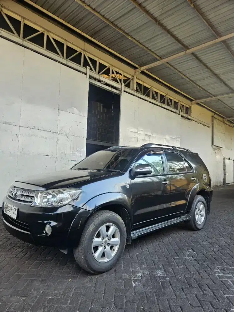 Fortuner Hitam 2008 2,5 G AT