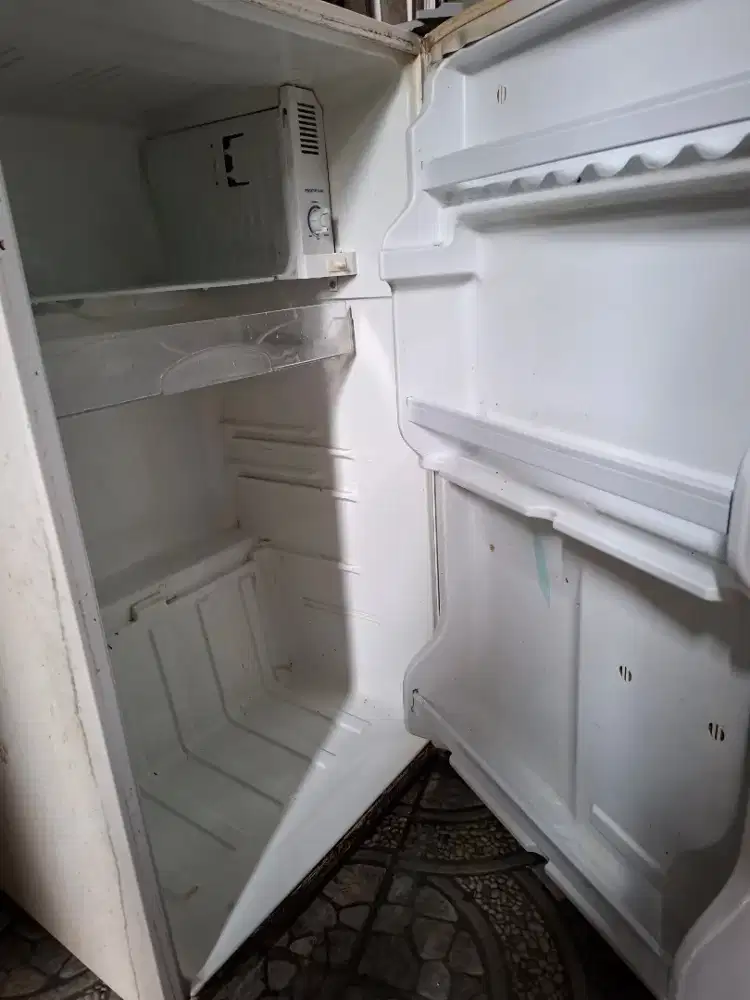 Kulkas pintu 1 merk sharp