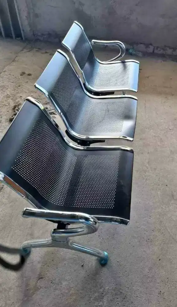 Kursi tunggu dijual